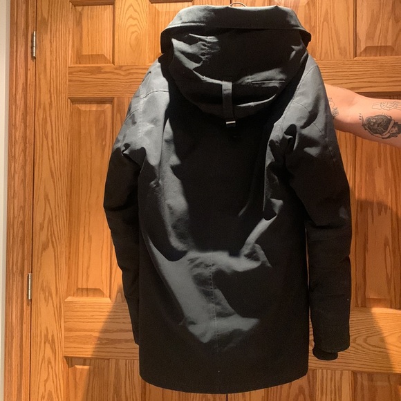 Mens Black Canada Goose Winter Parka (Removable fur) - Picture 8 of 11